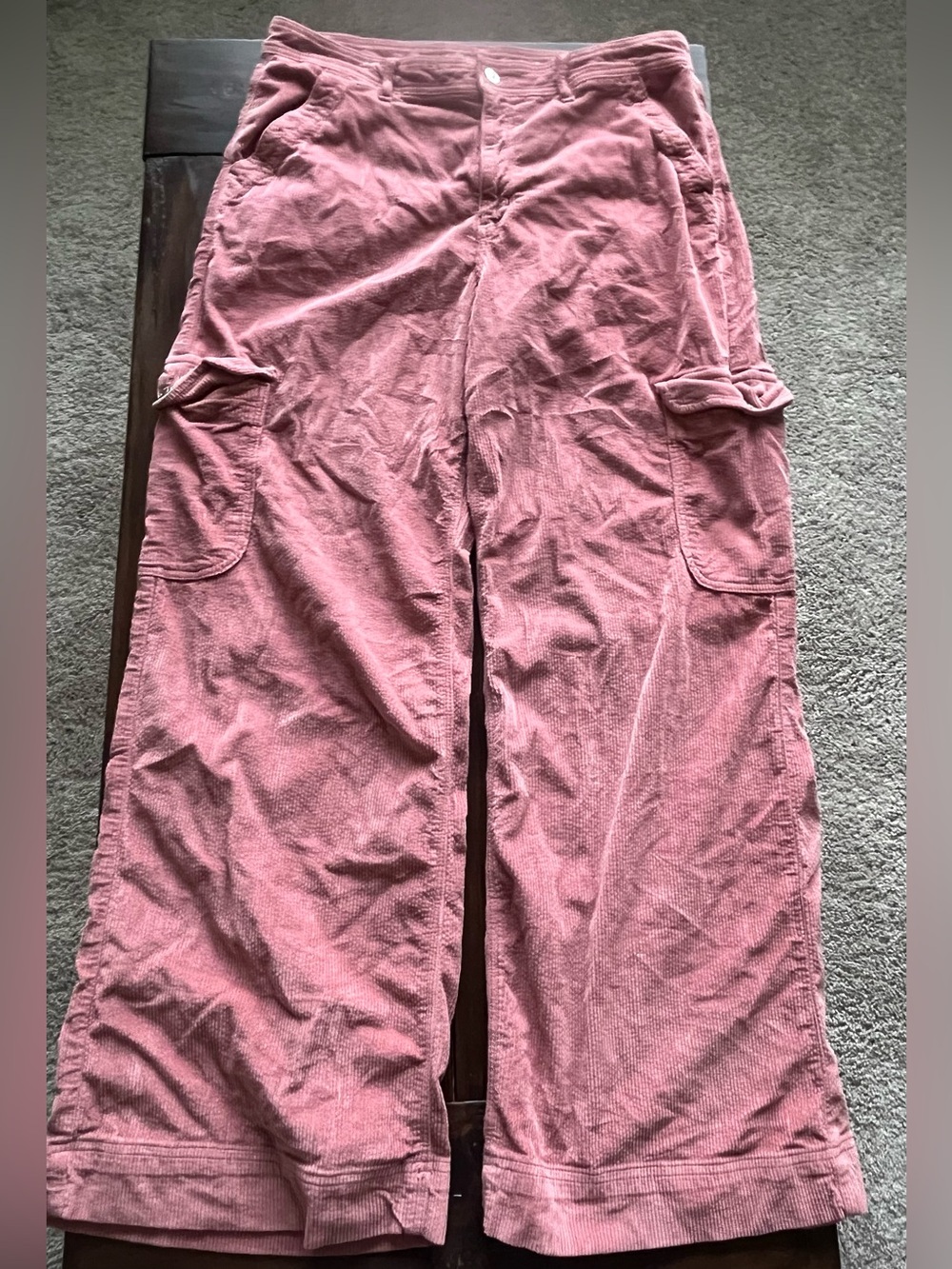 American Eagle Wide Leg Corduroy Cargo Pants in Dusty Rose